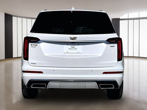 Certified 2023 Cadillac XT6 Premium Luxury AWD/4WD image 4
