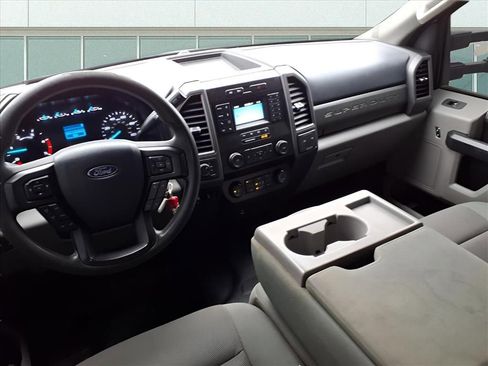 Used 2020 Ford F450 XL w/ Power Equipment Group image 4