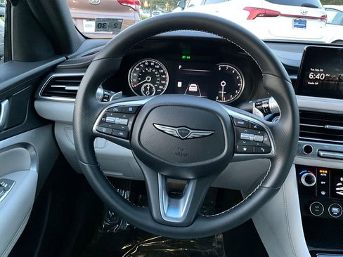 Used 2025 Genesis G70 2.5T image 17