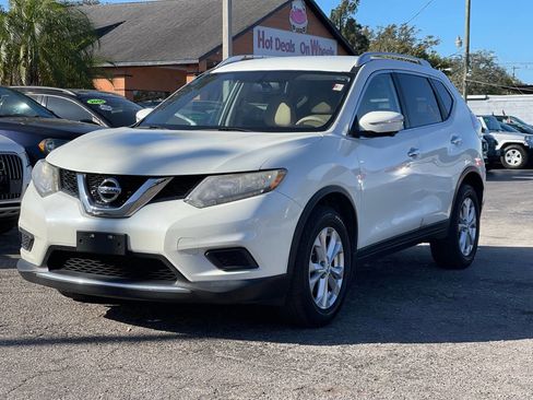 Used 2015 Nissan Rogue SV w/ SV Premium Package image 4