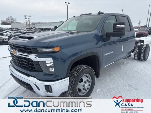 New 2026 Chevrolet Silverado 3500 LT w/ Convenience Package image 1