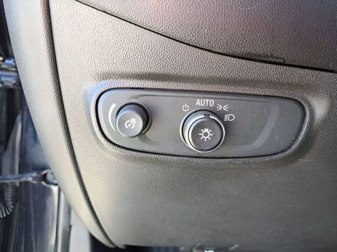 Used 2020 Chevrolet Equinox LT image 28