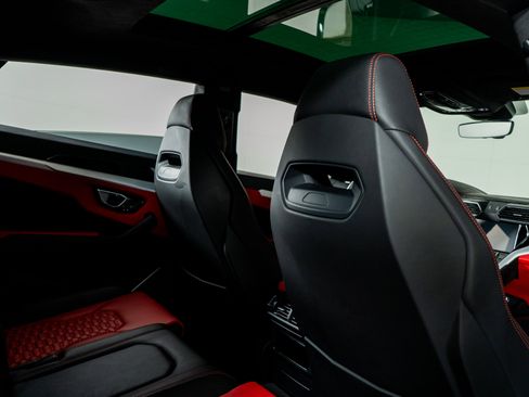 Used 2020 Lamborghini Urus image 50