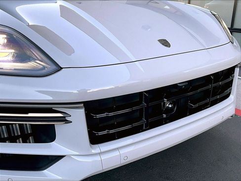 Certified 2026 Porsche Cayenne Turbo image 23