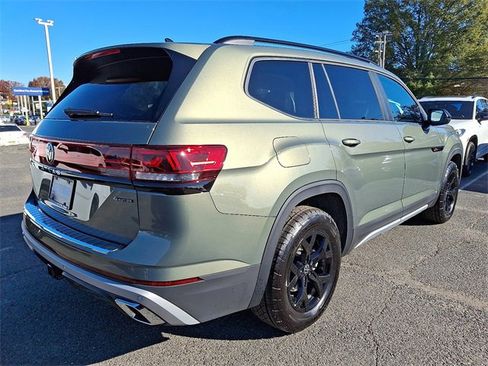 New 2026 Volkswagen Atlas Peak Edition image 4