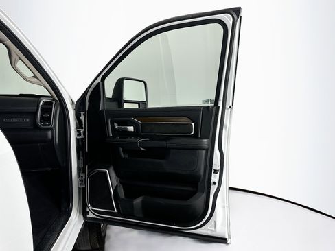 Used 2024 RAM 2500 Laramie w/ Safety Group image 33