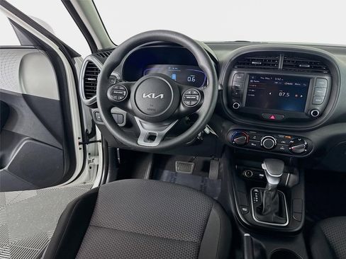 Certified 2025 Kia Soul LX w/ LX Technology Package FWD image 22