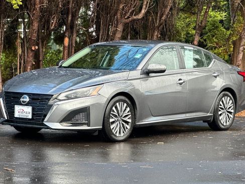 Used 2024 Nissan Altima 2.5 SV image 8