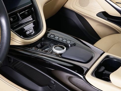 Used 2023 Aston Martin DBX AWD/4WD image 31