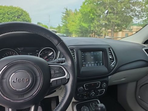 Used 2020 Jeep Compass Latitude w/ Popular Equipment Group AWD/4WD image 21