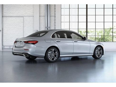 Certified 2022 Mercedes-Benz E 350 4MATIC Sedan image 21
