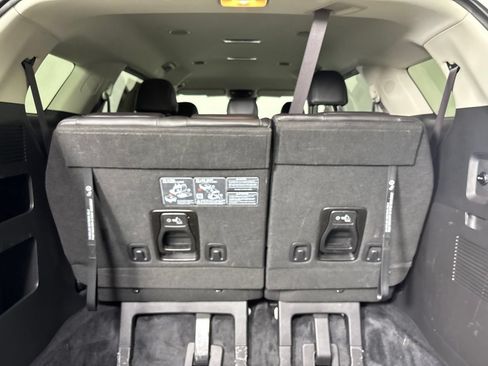 Used 2026 Kia Carnival FWD image 23