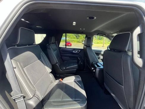 Used 2024 GMC Yukon SLT AWD/4WD image 12