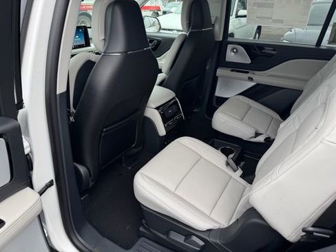 New 2026 Lincoln Aviator Reserve image 19