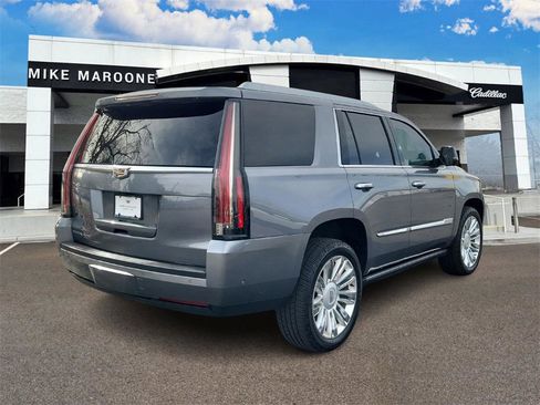 Used 2019 Cadillac Escalade Platinum image 3