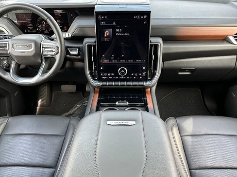 Used 2025 GMC Yukon Denali image 13