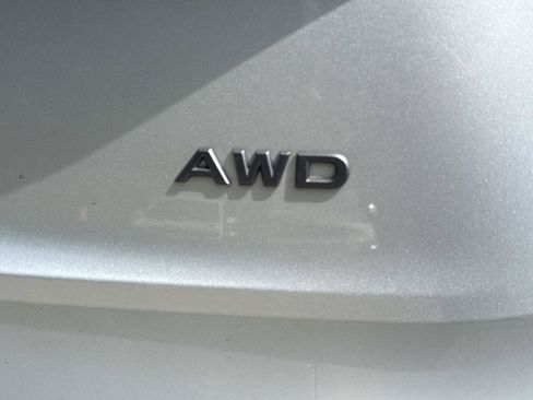 Used 2025 Nissan Rogue SV AWD/4WD image 5