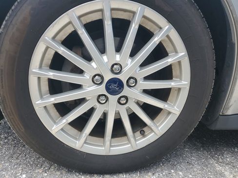 Used 2016 Ford C-MAX SEL w/ Equipment Group 303A FWD image 4