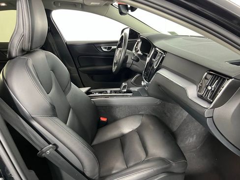 Used 2024 Volvo S60 B5 Core image 32