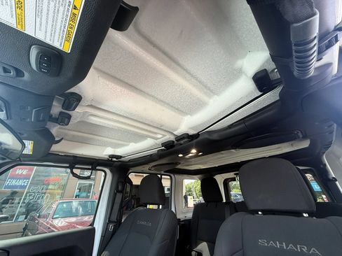 Used 2020 Jeep Wrangler Unlimited Sahara AWD/4WD image 15