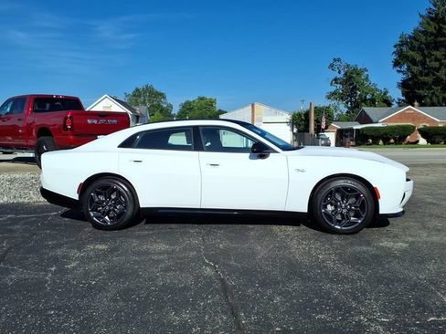 New 2027 Dodge Charger R/T w/ Blacktop Package AWD/4WD image 8