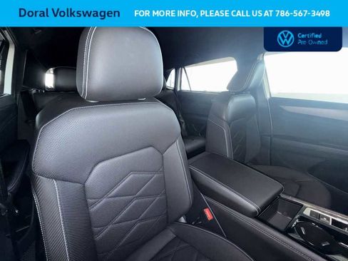 Used 2025 Volkswagen Atlas Cross Sport SE FWD image 27