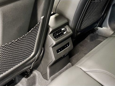 New 2025 Audi Q6 e-tron Premium RWD image 17
