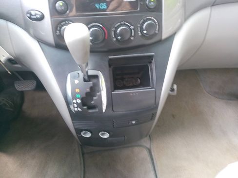 Used 2007 Toyota Sienna LE w/ LE Pkg 3 FWD image 37