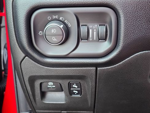 Used 2019 RAM 1500 Big Horn image 24