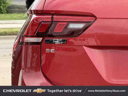 Used 2022 Volkswagen Tiguan SE image 10