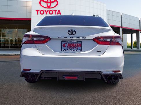 Used 2022 Toyota Camry SE FWD image 6