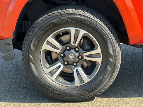 Certified 2018 Toyota Tacoma TRD Sport RWD image 29
