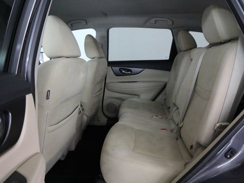 Used 2016 Nissan Rogue S w/ Appearance Package FWD image 32