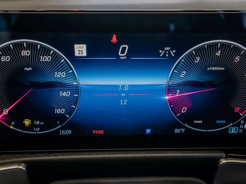 New 2026 Mercedes-Benz GLB 250 4MATIC image 10
