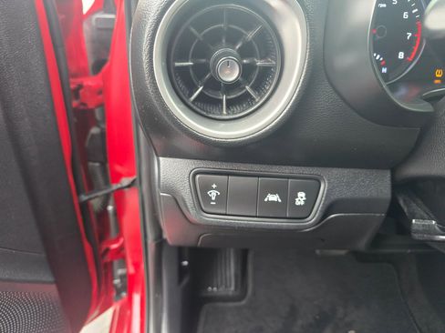 Used 2021 Kia Forte LXS image 29