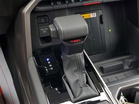 Used 2024 Toyota Tundra Limited image 33