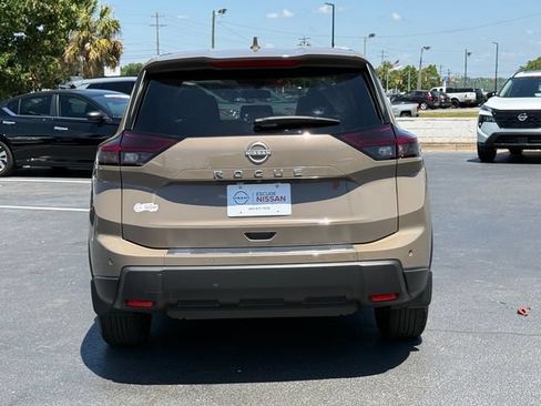 Certified 2025 Nissan Rogue SV FWD image 5