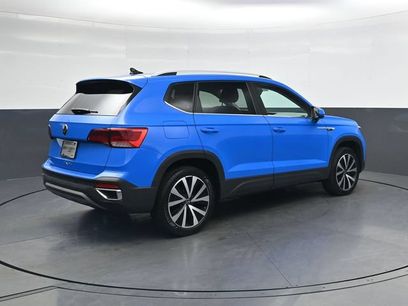 Used 2023 Volkswagen Taos SE w/ Panoramic Sunroof Package