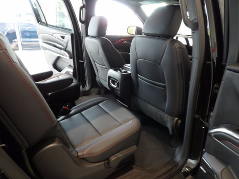 Used 2026 Chevrolet Traverse Z71 w/ Enhanced Driving Package AWD/4WD image 23