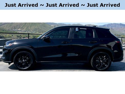 Certified 2025 Honda HR-V Sport image 1