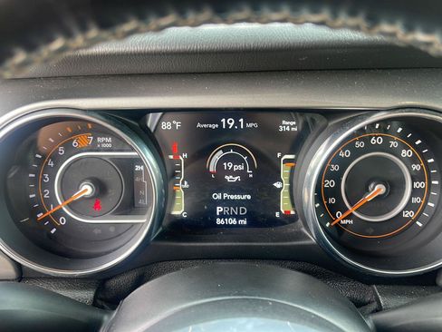 Used 2021 Jeep Wrangler Unlimited Sahara AWD/4WD image 21