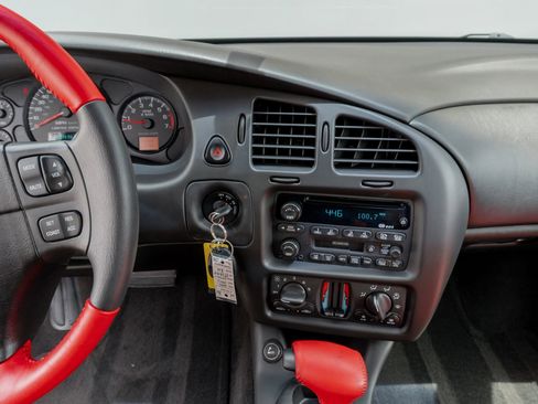 Used 2000 Chevrolet Monte Carlo SS FWD image 15