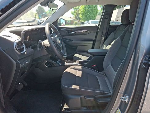 Used 2024 Chevrolet TrailBlazer LT FWD image 13