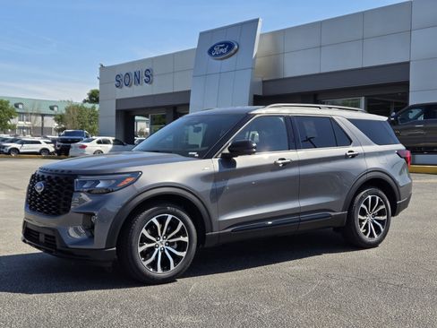 New 2026 Ford Explorer ST-Line image 2