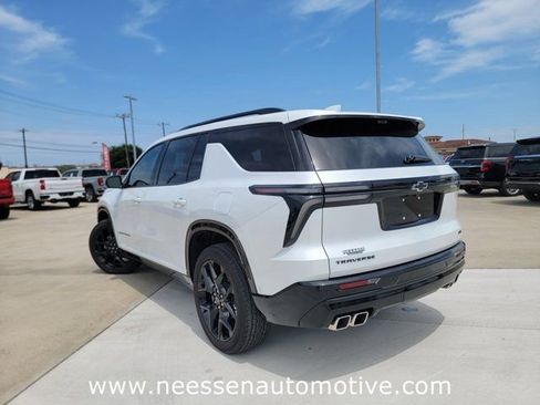 Used 2024 Chevrolet Traverse RS w/ LPO, Floor Liner Package FWD image 5