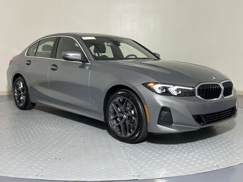 Used 2025 BMW 330i xDrive Sedan w/ Convenience Package image 7