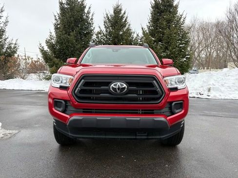 Used 2022 Toyota Tacoma SR image 10