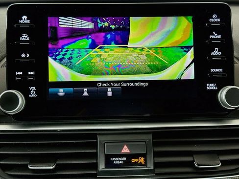 Used 2018 Honda Accord Sport image 13
