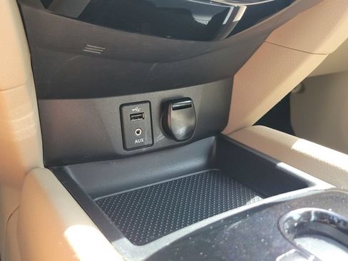 Used 2016 Nissan Rogue SV w/ SV Premium Package FWD image 18