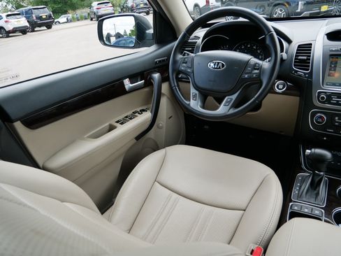 Used 2015 Kia Sorento EX w/ EX V6 Touring Package AWD/4WD image 9